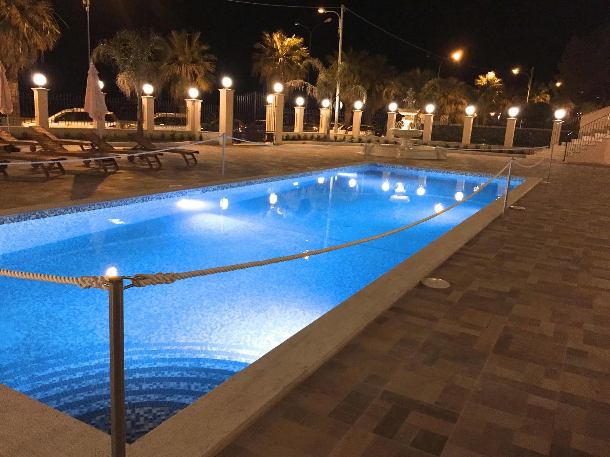 Hotel Riviera Palace Porto Empedocle Exteriör bild
